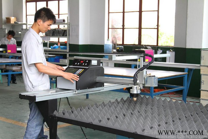 上海兆展ZZ便携式切割机   便携式数控切割机  小型板材数控切割机  等离子切割机