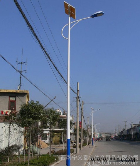 百色路灯杆生产厂家  6-12米太阳能灯杆批发 道路灯杆