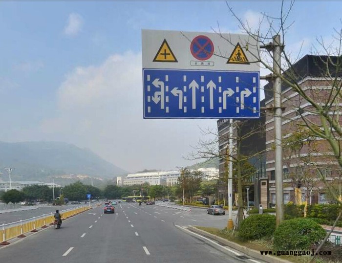 宝德集团 交通标志牌杆 道路指示标牌定制 标志杆