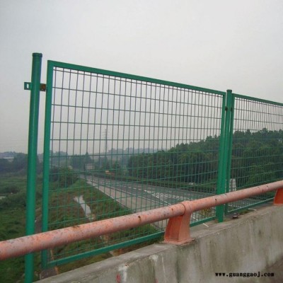 高速公路护栏网   高速公路隔离网   高速公路钢板网   **