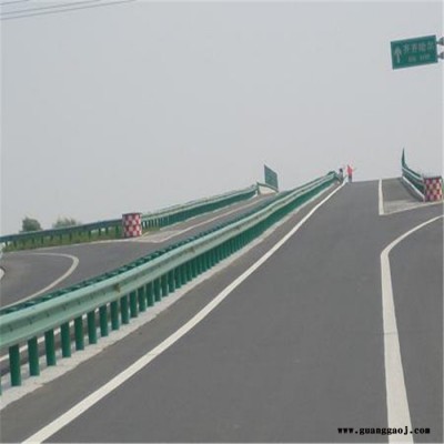 高速公路护栏网 高速公路框架护栏网 高速公路护栏板批发 实力大厂，快速发货