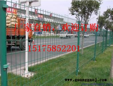 高速公路隔离栅双边丝护栏网 折弯护栏网 小区护栏网 钢丝网围栏