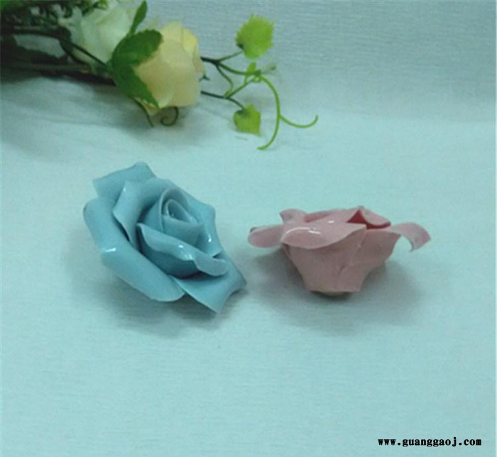 彩色陶瓷玫瑰花朵陶瓷摆件 网店摄影背景 陶瓷工艺品摆件