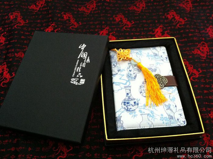 供应丝绸类创意礼品  商务礼品 会议礼品 办公礼品   --丝绸笔记本