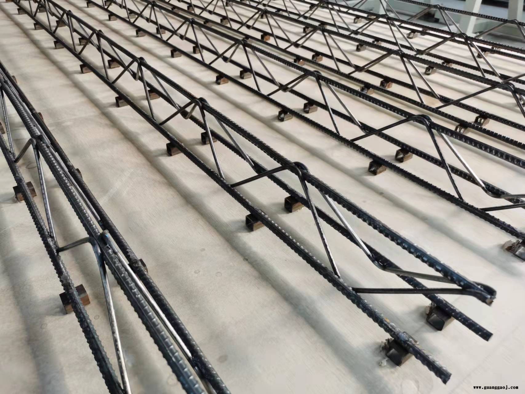 山东济宁生产制造全自动钢筋桁架焊接生产线加工设备